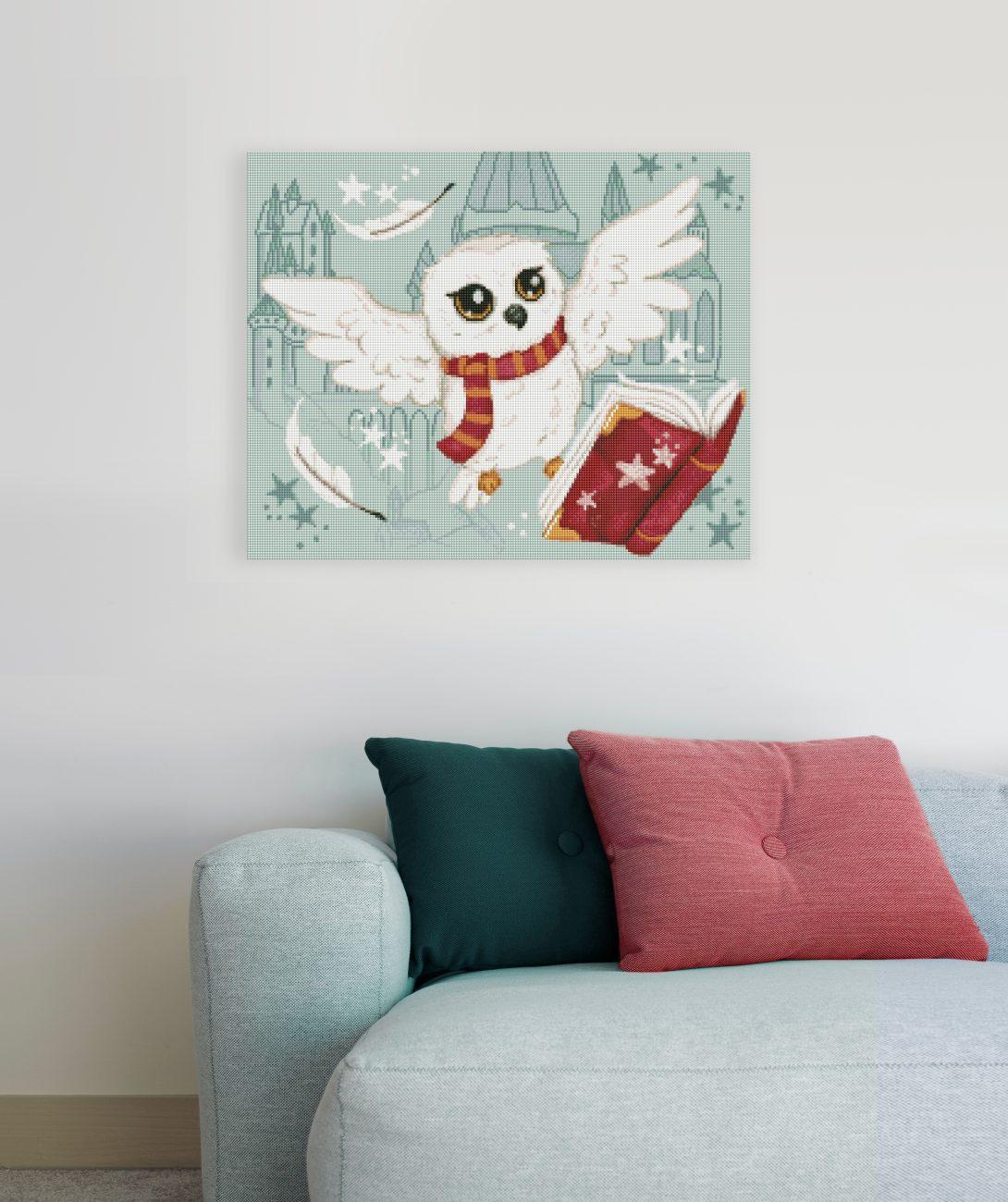 Magisches Diamond Painting mit Eule, Zauberbuch und geheimnisvoller Zauberschule als Fantasy Wanddekoration