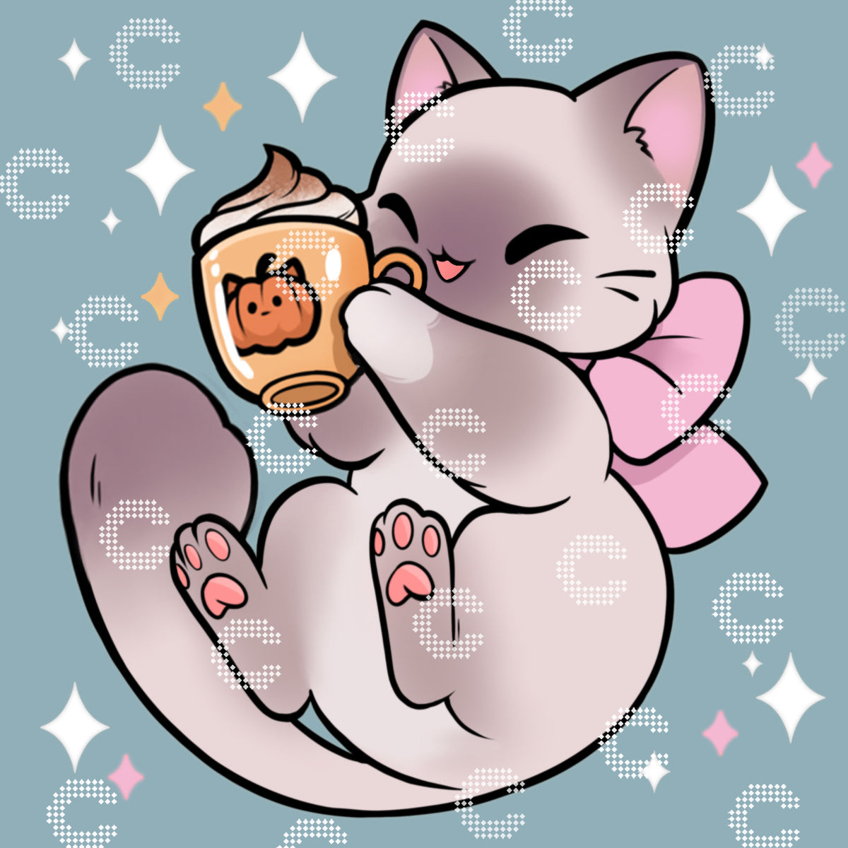 Diamond Painting Original-Motiv mit niedlicher Katze, die einen Pumpkin Spice Kaffee mit Sahnehaube in den Pfötchen hält und sich daran erfeut