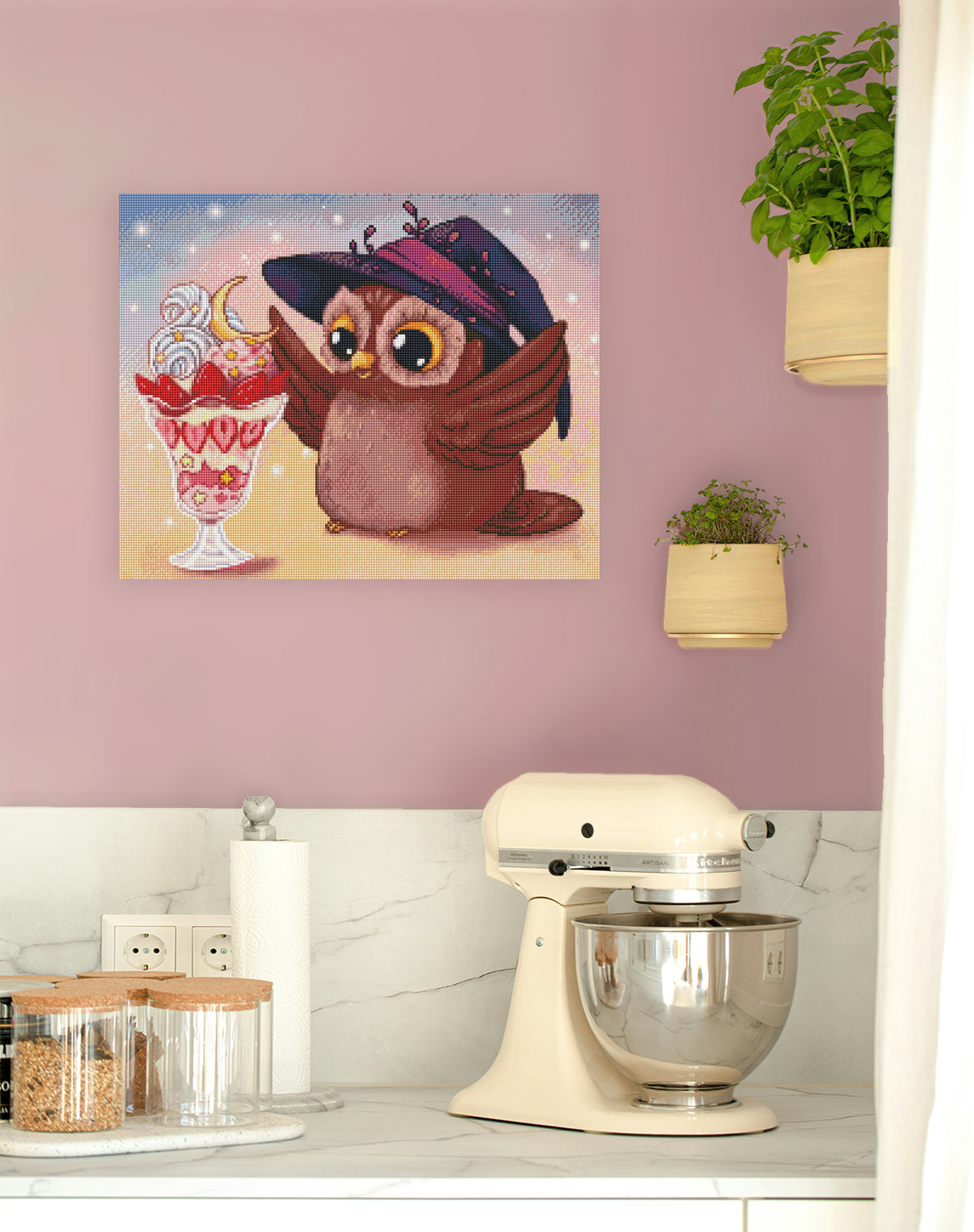 Diamond Painting Eule mit Erdbeer Eisbecher als stimmungsvolle Wohnraumdekoration