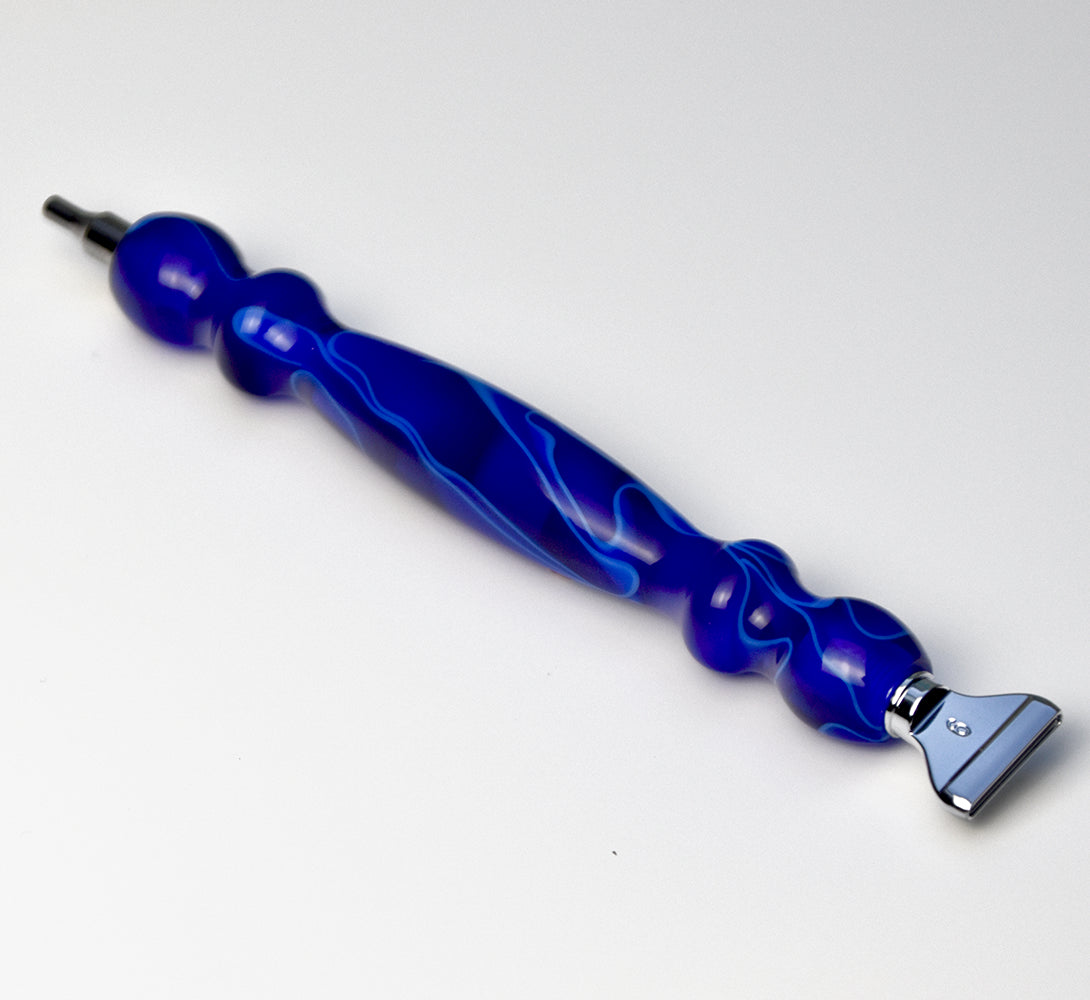 ergonomischer Diamond Painting Stift mit blauem Schlieren-Muster