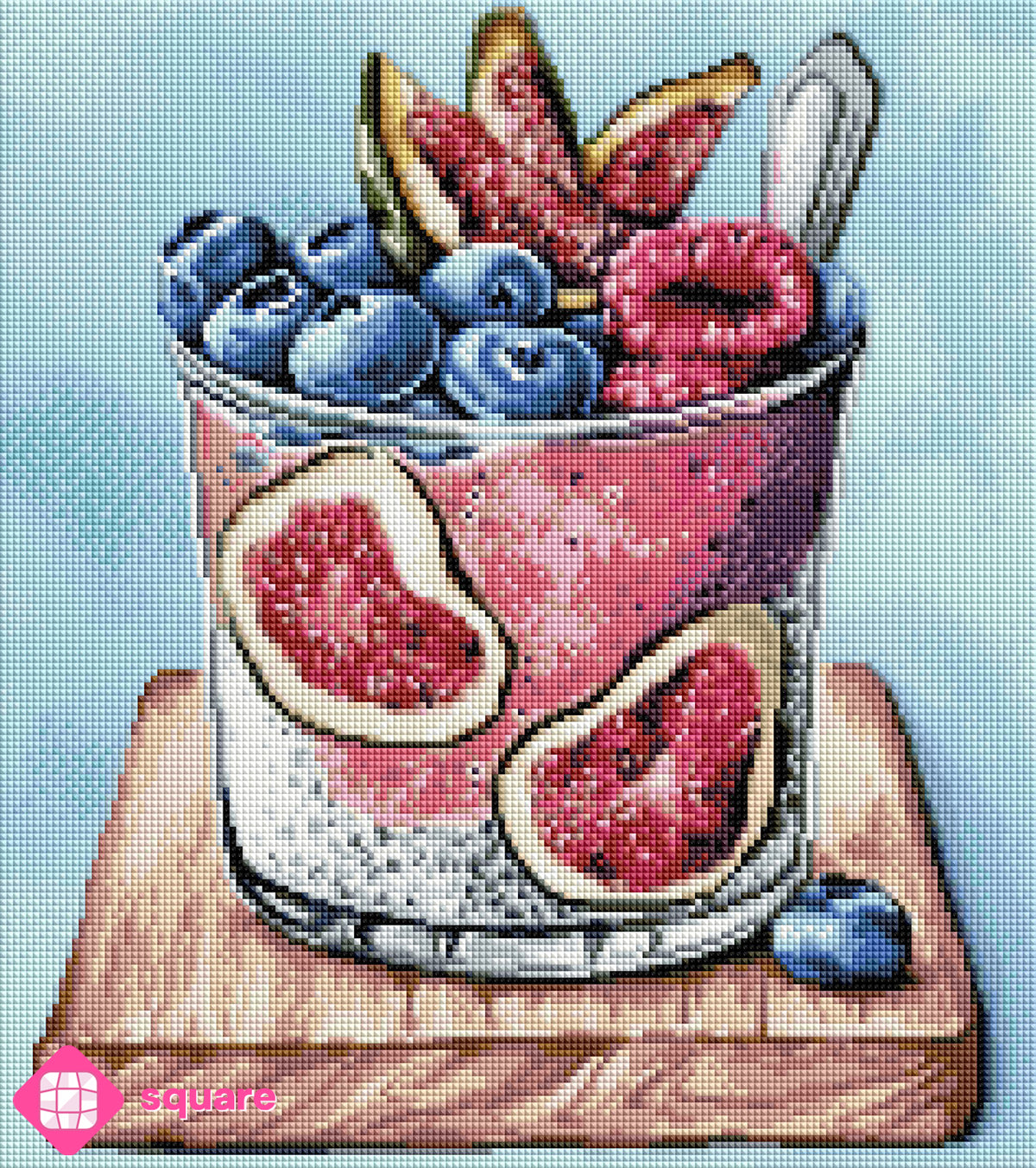 Diamond Painting Vorschau des appetitlichen Stilllebens mit Chia-Joghurt, Feigen und verschiedenen Beeren, angerichtet in einem Glas auf einem Holzbrett  in funkelnder Steinoptik als Render-Vorschau